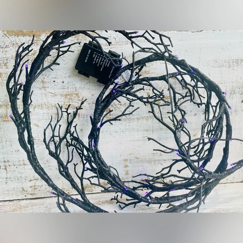 *Black Glitter Lighted Halloween Garland